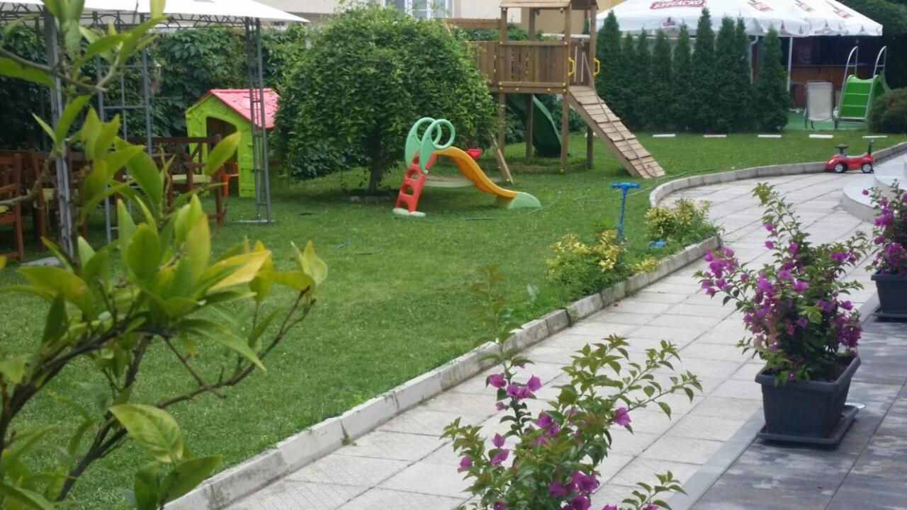 Lucky Family Aparthotel Ravda